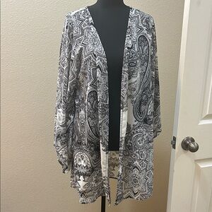 Forever 21 Black and White Paisley Wrap